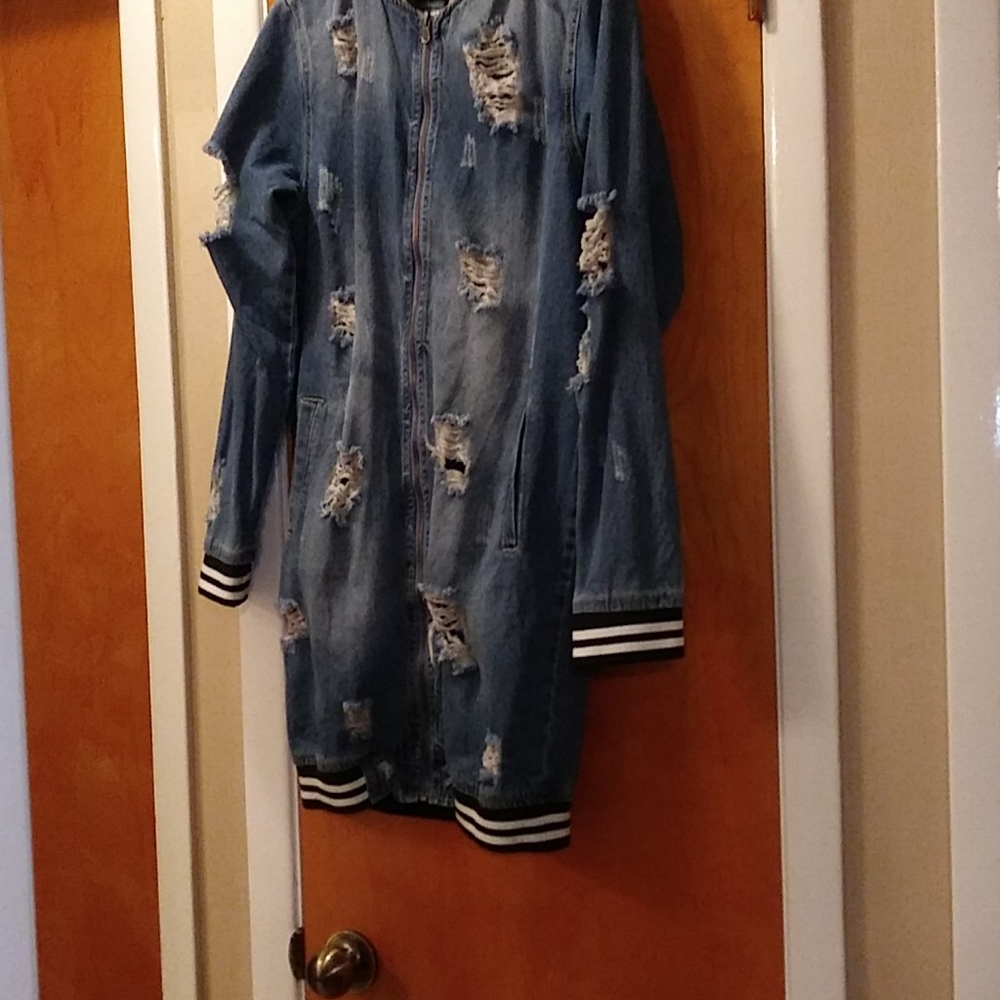 Denim jacket - Picture 2 of 10